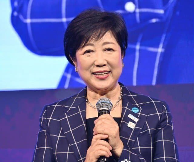 小池百合子の年収は東京都議より低い！資産はほぼないけど預貯金がかなりある？